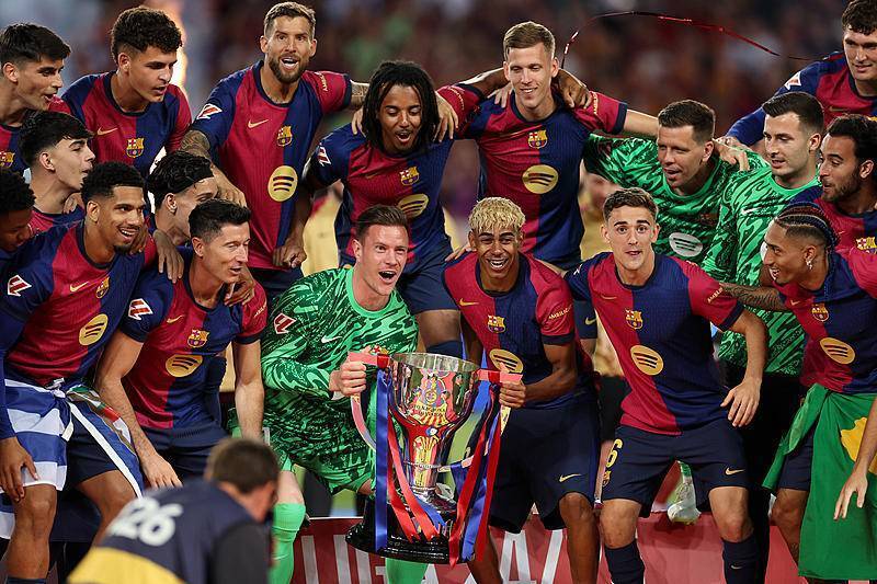 球迷提前退场！斯洛特下课倒计时 伊萨克遭遇119年之耻