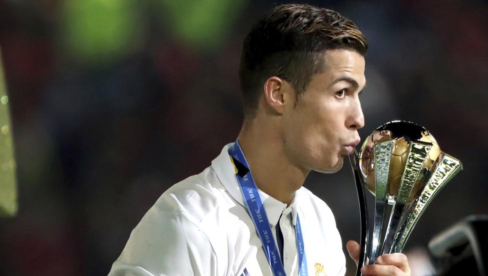 费尔斯新秀赛季连续21场比赛得分上双，超越锡安排在队史第一