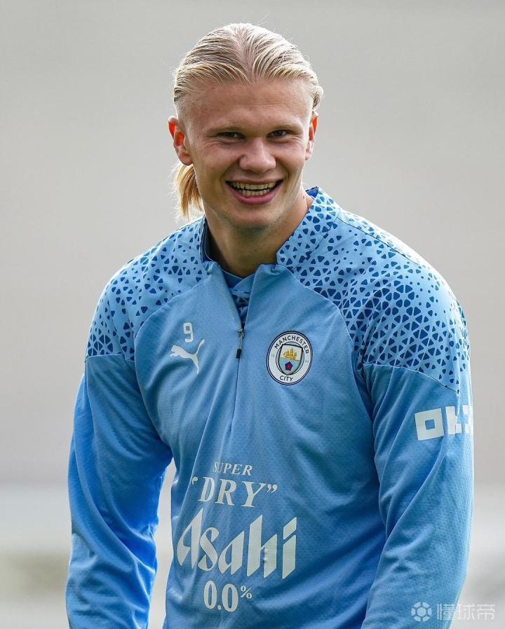 每体：梅西23年1月联系哈维说想回巴萨，4月被告知西甲不批准