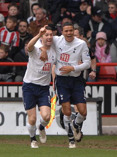 德甲战报：两队共7人染黄，奥格斯堡0-0云达不莱梅（德甲：奥格斯堡与云达不莱梅0-0收场，双方合计7张黄牌）