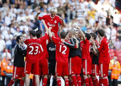 卡洛斯：C罗是所有球员的榜样；相比小罗我更爱去大罗的派对