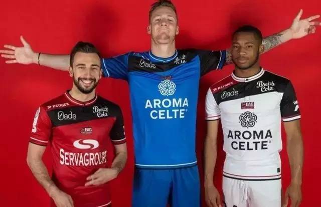 美因茨0-0圣保利，双方互有攻守（美因茨闷平圣保利，0-0难分胜负）