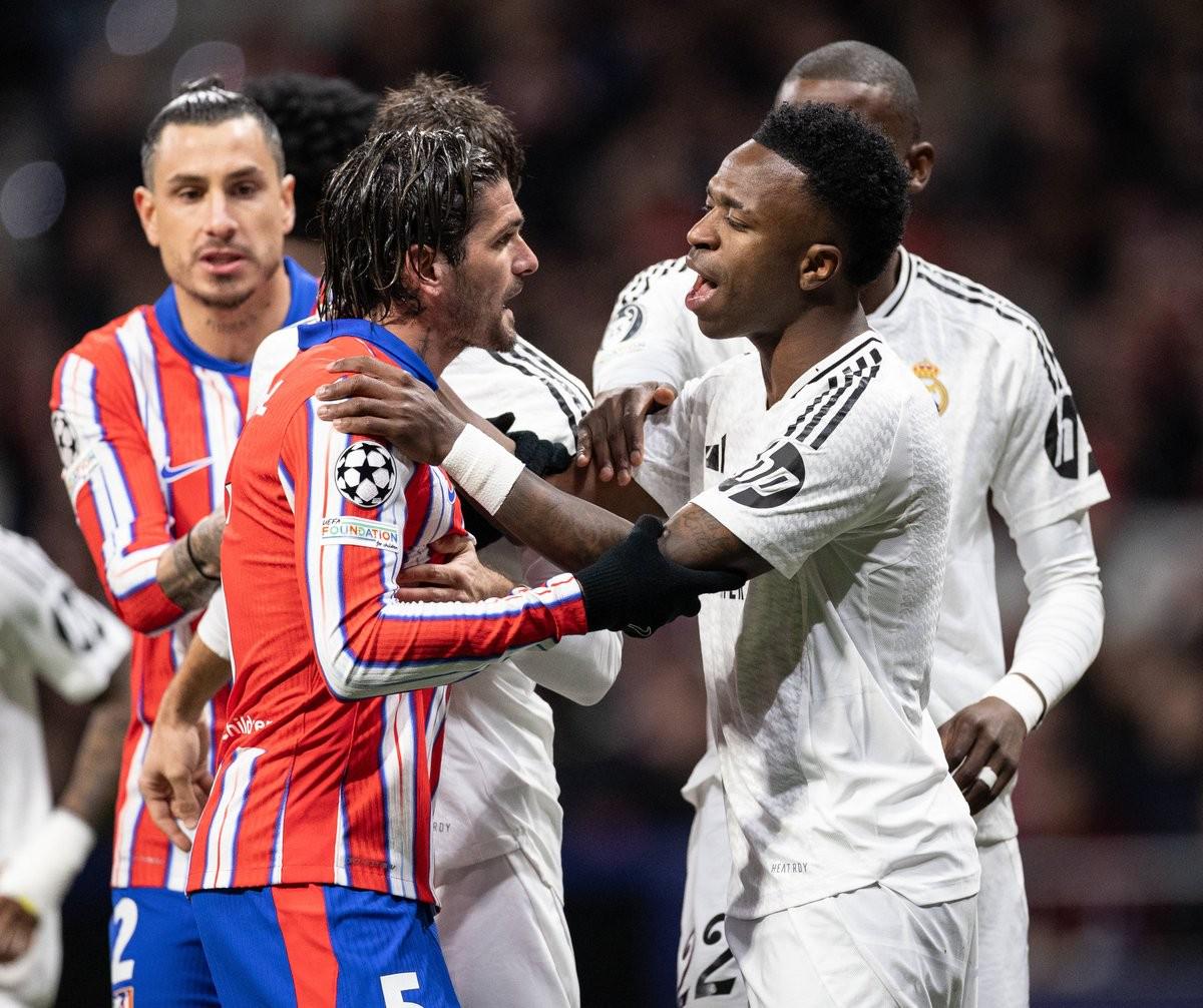 邮报：顺应英超形势，利兹今夏引援注重身体对抗和定位球能力（邮报：迎合英超趋势，利兹今夏引援重在增强对抗与定位球实力）