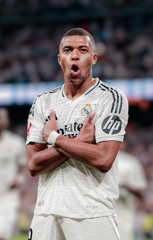 塞内加尔官方发布预热海报：马内、门迪和库利巴利出镜（塞内加尔官方发布赛前预热海报：马内、门迪、库利巴利同框亮相）