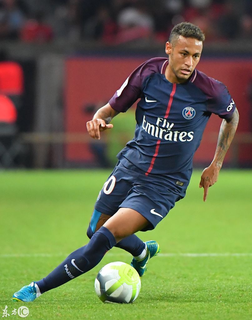 埃迪-豪：曼联整体表现有很大的提升；我们在努力改进防守（埃迪-豪：曼联整体进步显著，我们正致力于加强防守）